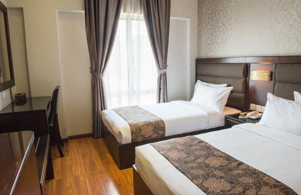 Castello Hotel Kulai Exterior photo